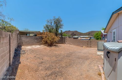 9011 Valgrind Ln, Tucson AZ  85743-7912 exterior