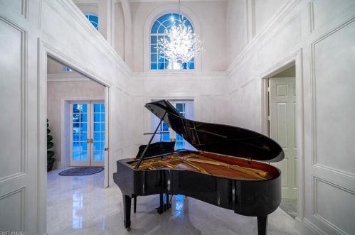 27190 Oak Knoll Dr, Bonita Springs FL  34134-8715 exterior