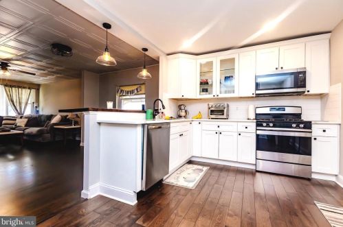 3655 Hereford Ln, Philadelphia, PA 19114-1908