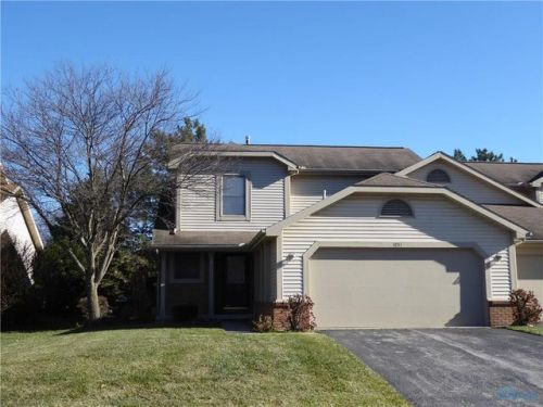 1851 Peacock Ln, Holland, OH 43528-9285