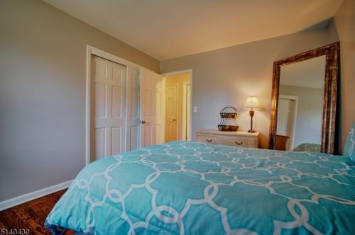 1 Pinewood Ct, Flemington NJ 08822-4909 exterior