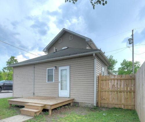 132 Johns St, Marion, OH 43302-3142