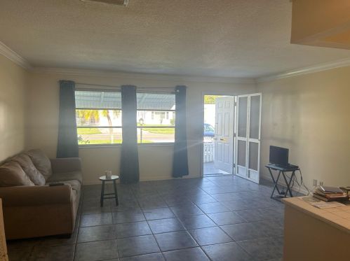 514 18th St, Boynton Beach, FL 33426-4611