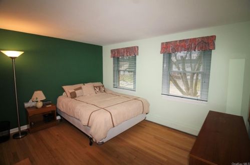 7 Meadowview Dr, Poughkeepsie NY 12603-5505 exterior