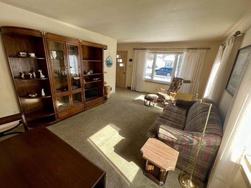 1004 Colonial Ave, Green Bay, WI 54304-2440