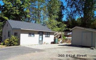 205 41st St, Bellingham WA  98229-2817 exterior