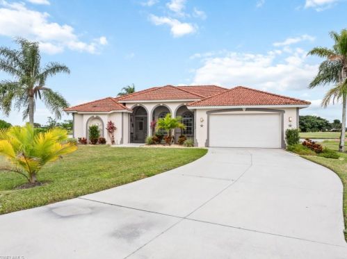 18049 Greenwood Dr, Naples, FL 34114-8936