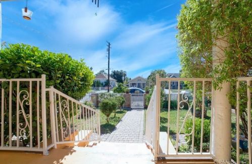 832 7th St, San Bernardino, CA 92410-3009