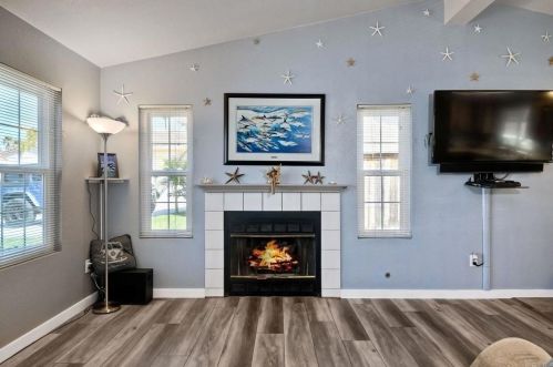 2169 Fiori Dr, Vista CA  92084-7737 exterior