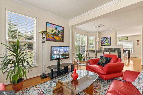 2478 Battery Hill Cir, Woodbridge, VA 22191-6526