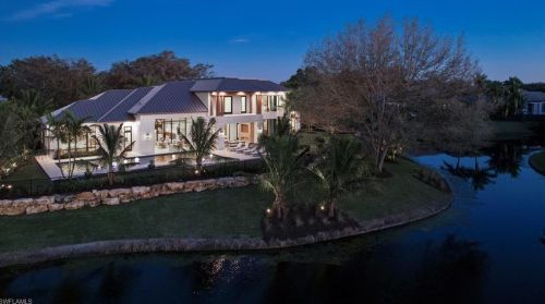 700 Tamarind Ct, Naples, FL 34108-8260