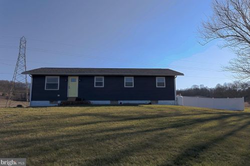 1216 Long Run Rd, Schuylkill Haven, PA 17972-8949