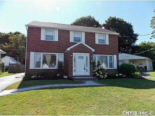 602 Roxford Rd, Syracuse, NY 13208-3131
