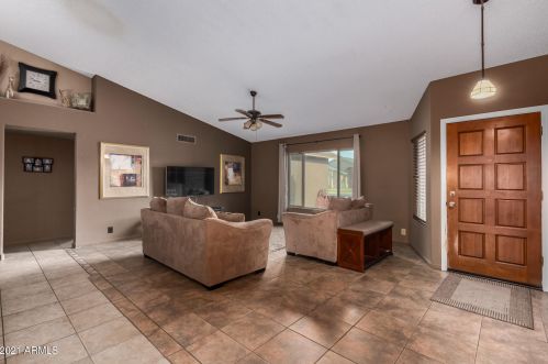 8828 Peck Dr, Glendale AZ  85301-4918 exterior
