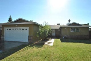 4449 Laureen Ave, Fresno, CA 93726-3009