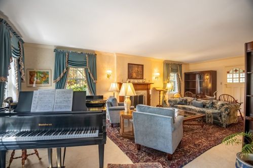 1355 Yahres Rd, Hermitage PA  16146-3643 exterior