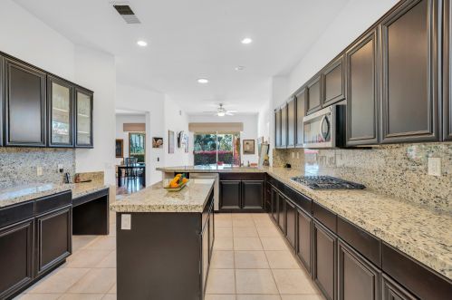 94 Kavenish Dr, Rancho Mirage CA  92270-3247 exterior