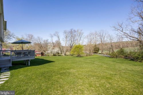 2015 School Rd, Pottstown PA  19465-8849 exterior