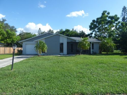 700 3rd St, Lehigh Acres, FL 33936-1412