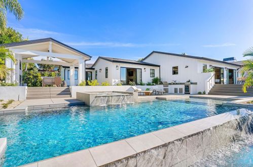 1170 Chinquapin Ave, Carlsbad CA  92008-3543 exterior