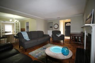 6806 Fontana St, Shawnee Mission KS  66208-1629 exterior