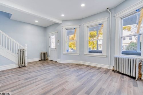 21 Ruth St, Irvington NJ  07111-2526 exterior