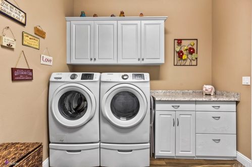 6019 Dubois Pl, Bakersfield CA  93306-7590 exterior