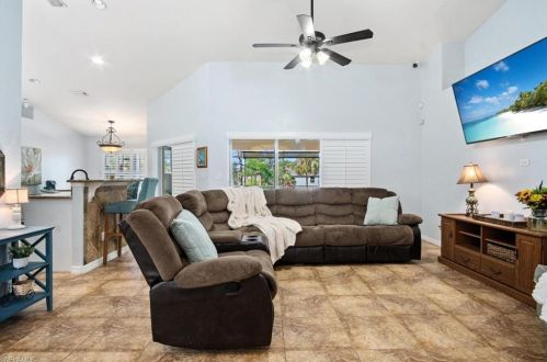 407 Prospect Ave, Lehigh Acres FL  33972-7842 exterior