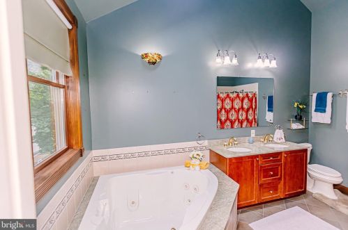 223 Meadow Dr, Yardley PA  19067-1311 exterior