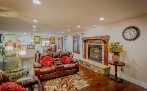 33068 Regina Dr, Temecula CA  92592-1472 exterior