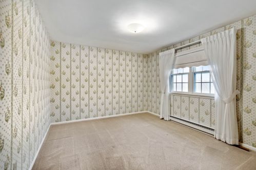 1 Royal Oaks Dr, North Charleroi PA  15022-3329 exterior