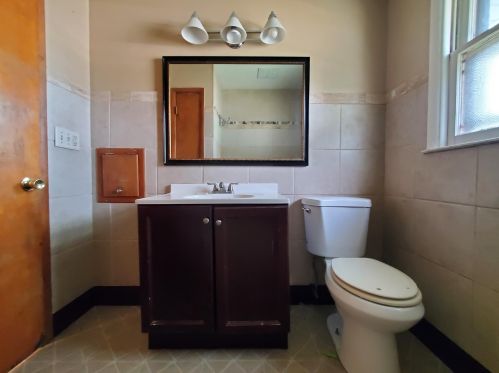 5151 83rd St, Milwaukee WI  53218-3647 exterior