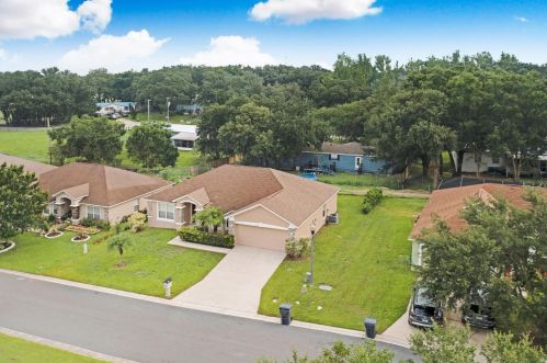 8375 Greystone Dr, Lakeland FL  33810-2079 exterior