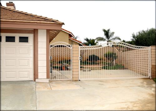 120 Sandpoint Ln, Riverside, CA 92506-6113