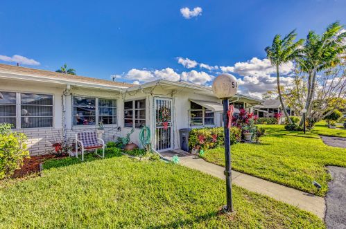 5037 Alfred Dr, West Palm Beach, FL 33417-1008