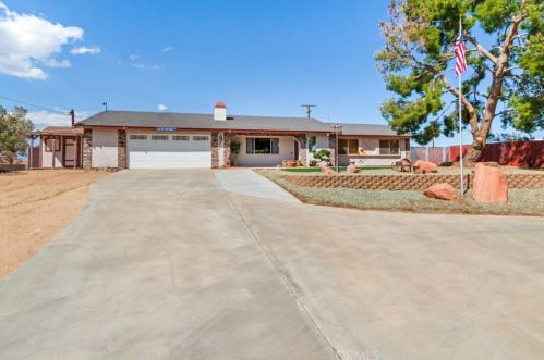 13648 2nd Ave, Victorville, CA 92395-5243