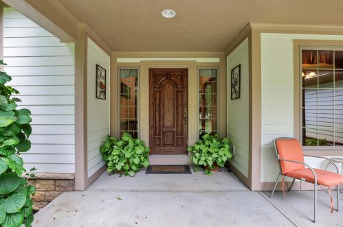 196 Taylor Way Dr, Hebron, OH 43025-9482