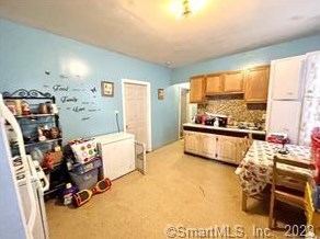 304 Willow St, Waterbury, CT 06710-1516