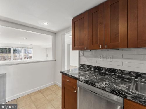 916 Capitol St, Washington DC 20003-1533 exterior