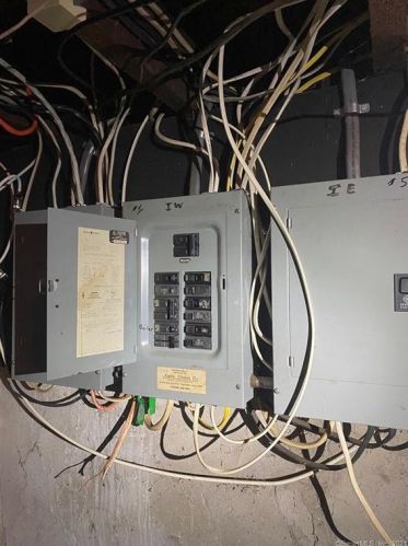 1 Hotchkiss St, Kensington CT  06037-2167 exterior