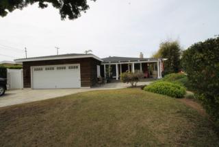 3245 Maezel Ln, Carlsbad CA  92008-1131 exterior