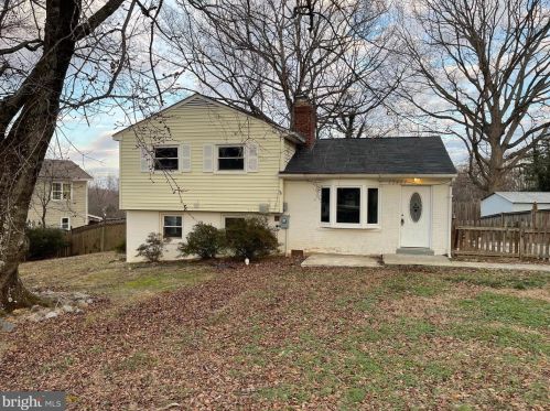 13401 Orchard Dr, Woodbridge, VA 22191-1820