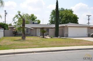 1021 San Vicente Dr, Bakersfield, CA 93307-4721
