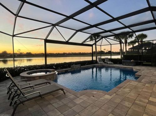 8705 Mustang Island Cir, Naples, FL 34113-1645