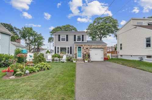 20 Brookdale Ave, Milford, CT 06460-5933