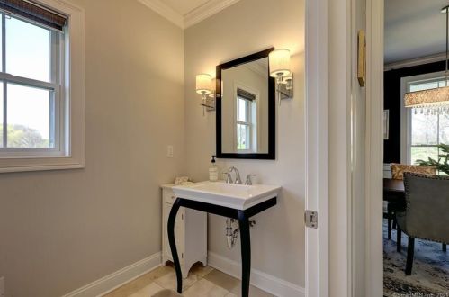 37 Mill Rd, North Branford CT  06471-1019 exterior