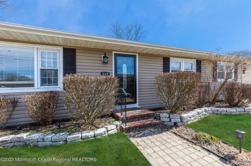319 Spruce Dr, Bricktown NJ  08723-5948 exterior