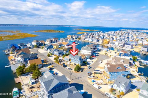 418 Tunney Ave, Pelican Island, NJ 08751-1637