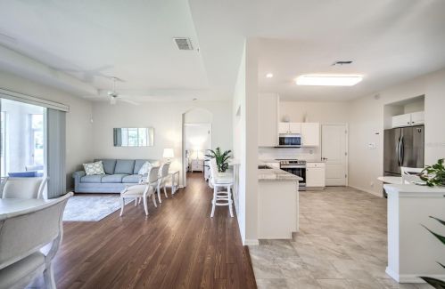 2217 Preservation Green Ct, Ruskin FL  33573-4418 exterior