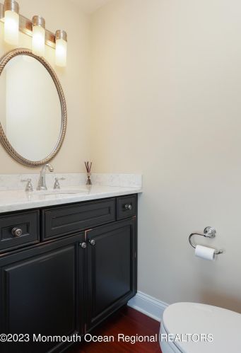 8 Benton Ave, Leonardo NJ  07737-1403 exterior